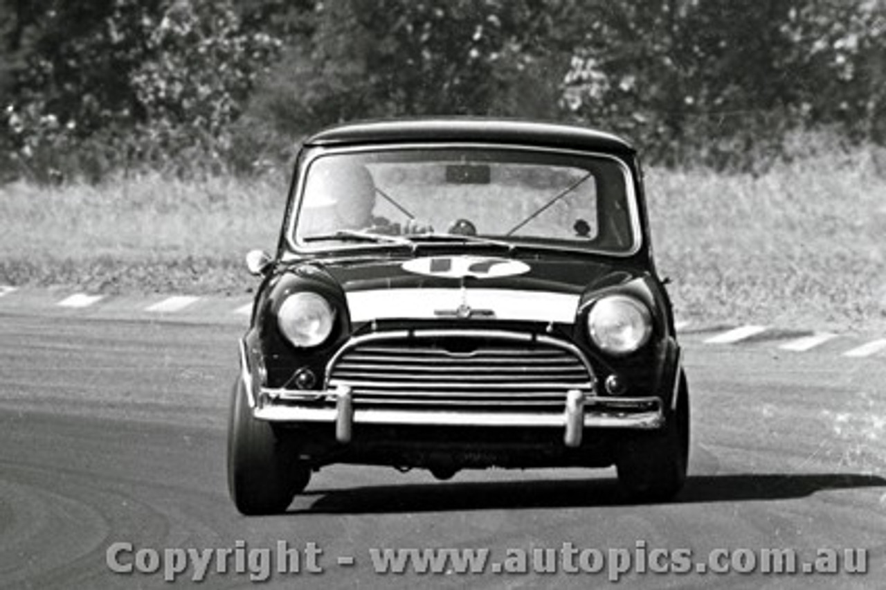 67085 - W. Weldon  Morris Cooper S -  Warwick Farm 3rd December 1967  - Photographer Lance J Ruting