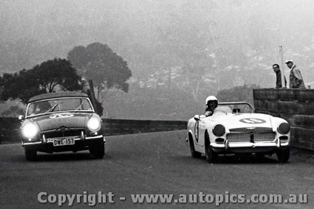 67488 - K. Café -  Austin Healey / G. Wood - MGB  - A very foggy Catalina 23th April 1968 - Photographer Lance J Ruting