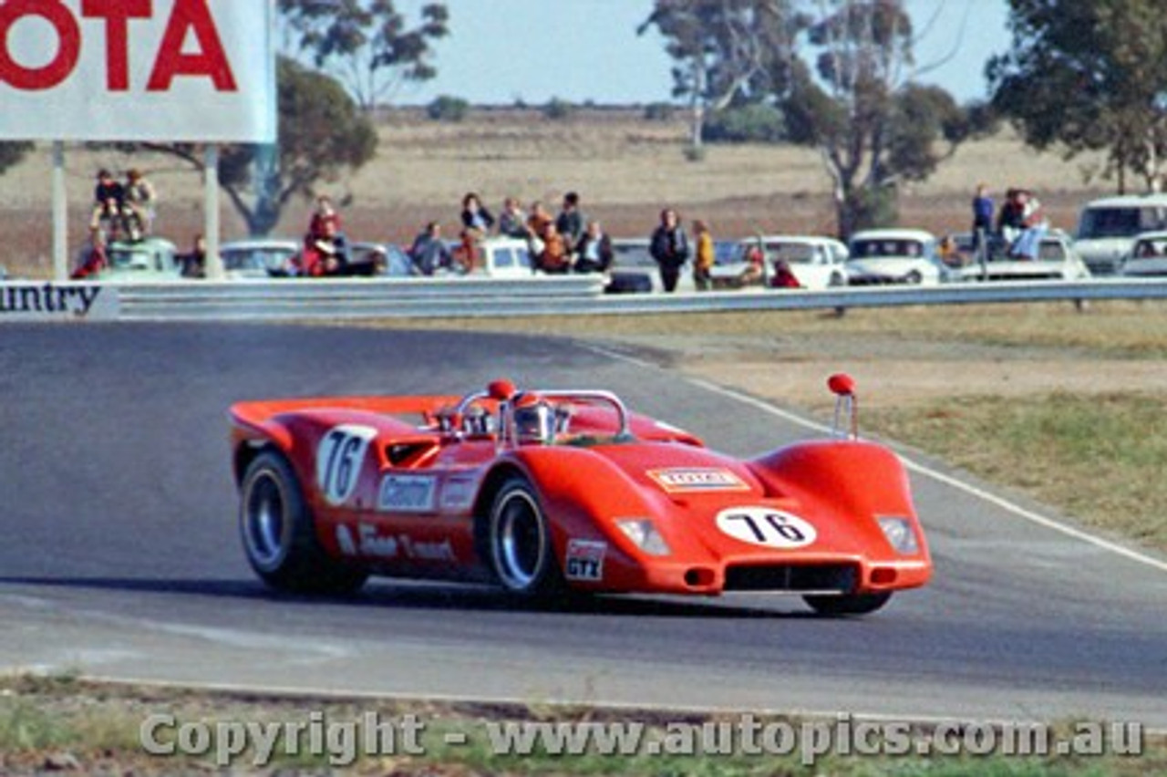 72229 - John Harvey  McLaren M6B - Calder 1972 - Photographer Peter D Abbs