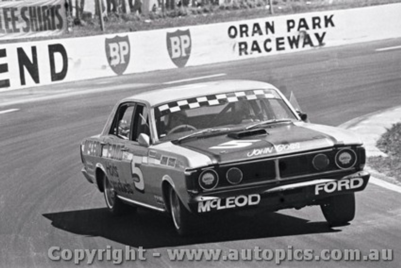 72247 - John Goss Ford Falcon XY  - 17th August 1972 - Oran Park - Photographer Lance J Ruting