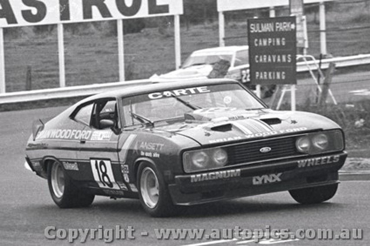 79835 - Murray / Carter Graeme Lawrence - Falcon XC - Bathurst 1979 - Photographer Lance J Ruting