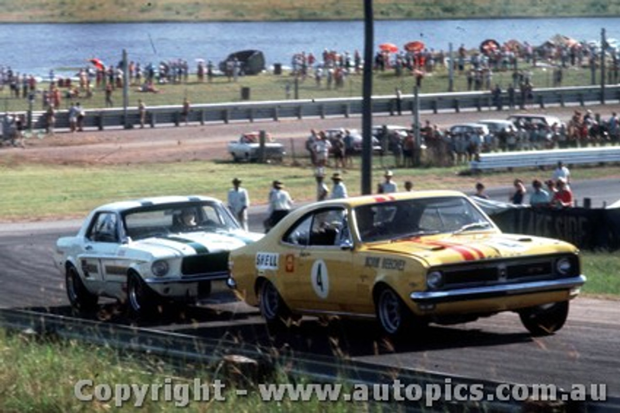 70283 - Norm Beechey Holden Monaro /  Ian  Pete  Geoghegan Ford Mustang - Lakeside 1970 - Photographer John Stanley