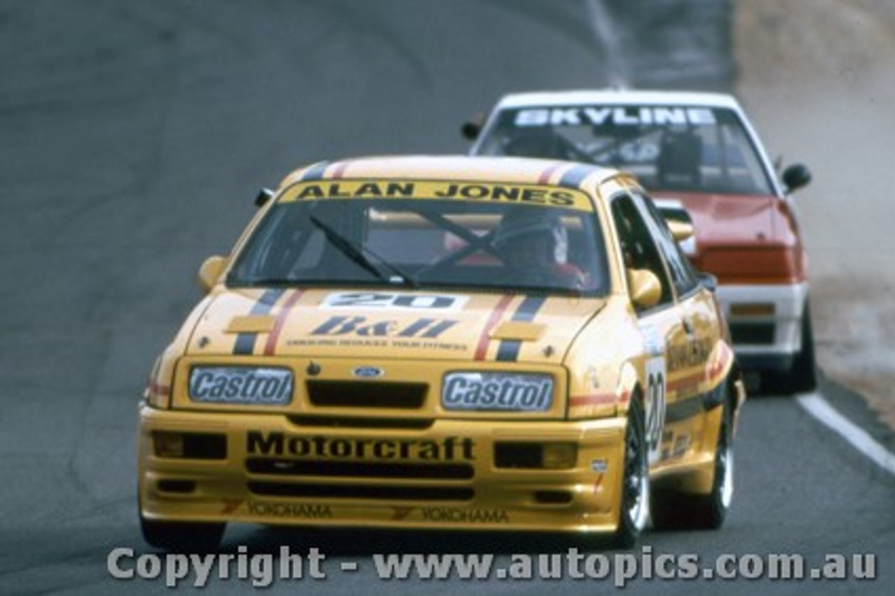 90012 - Alan Jones -  Ford Sierra RS500 - Winton 1990 - Photographer Darren House