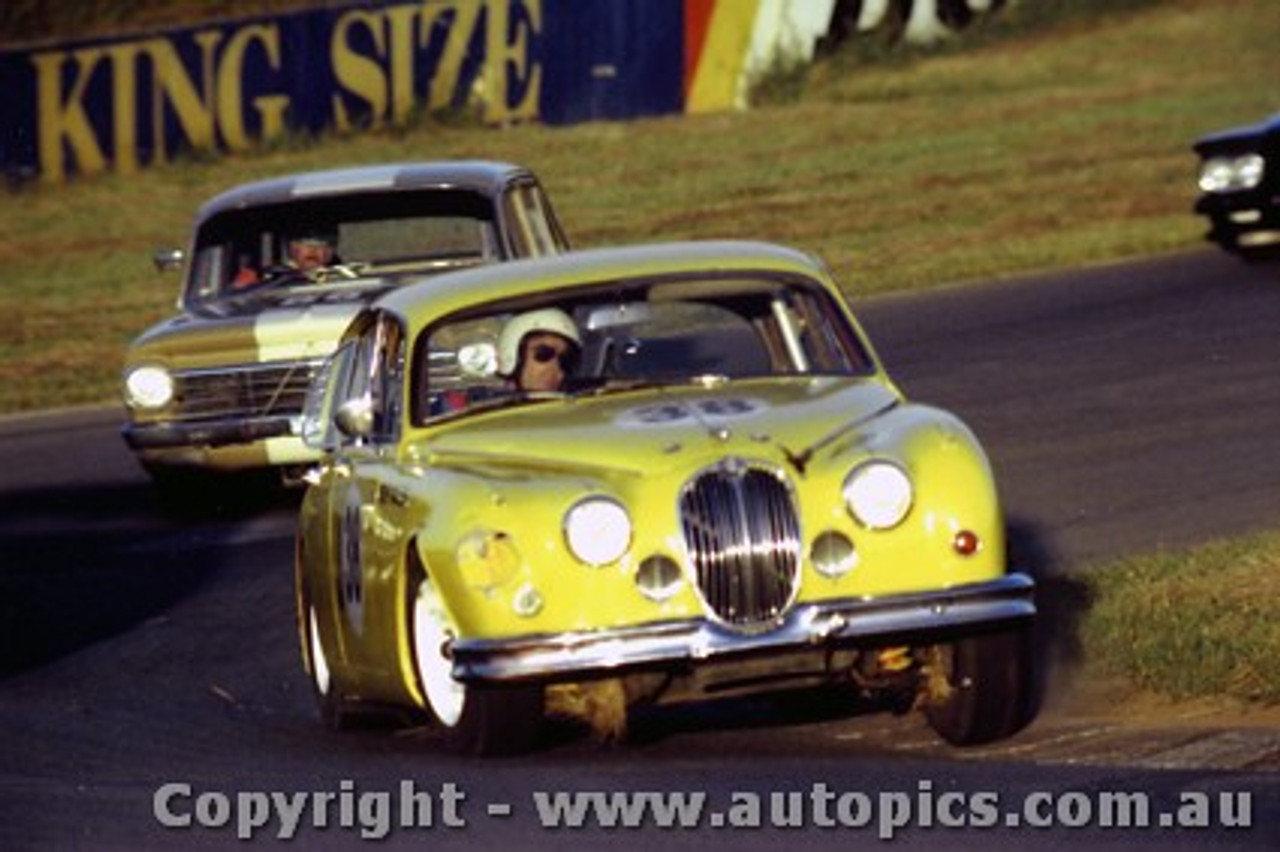 82061 - Lynne Brown Jaguar MK2 - Oran Park 1982 - Photographer   Lance J Ruting