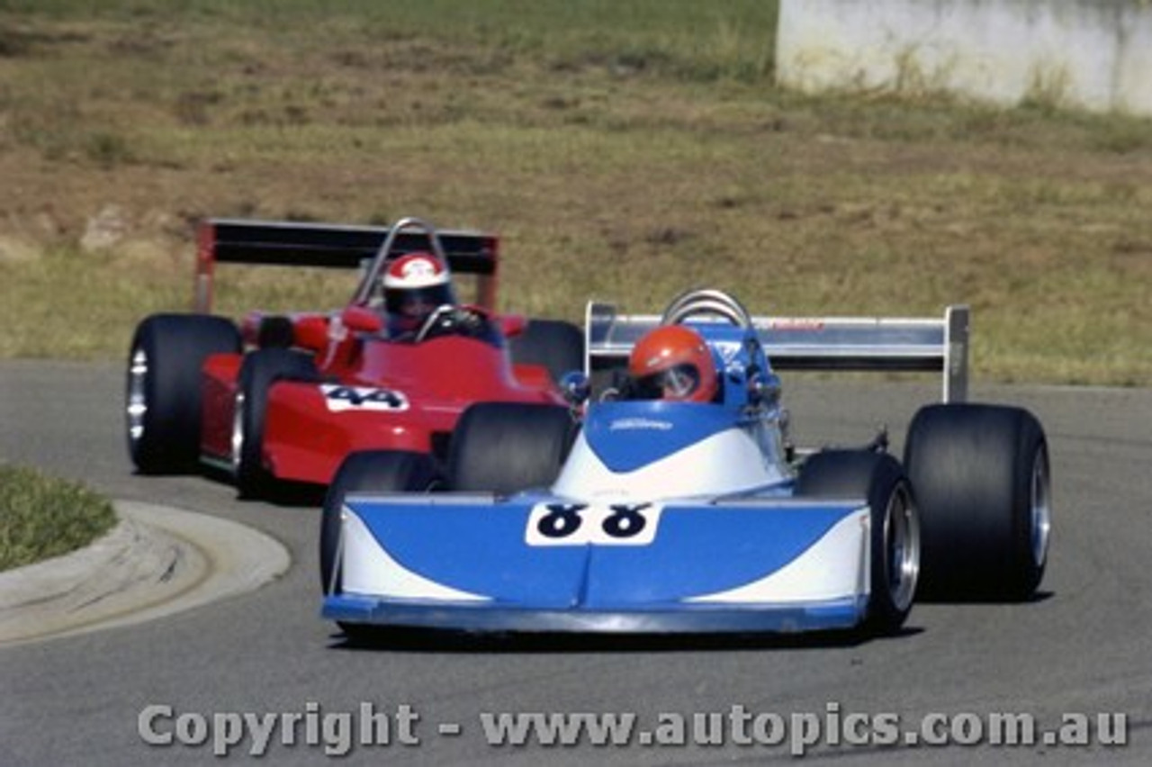 82510 - C. Hocking Cheetah - Oran Park 1982 - Photographer Lance J Ruting