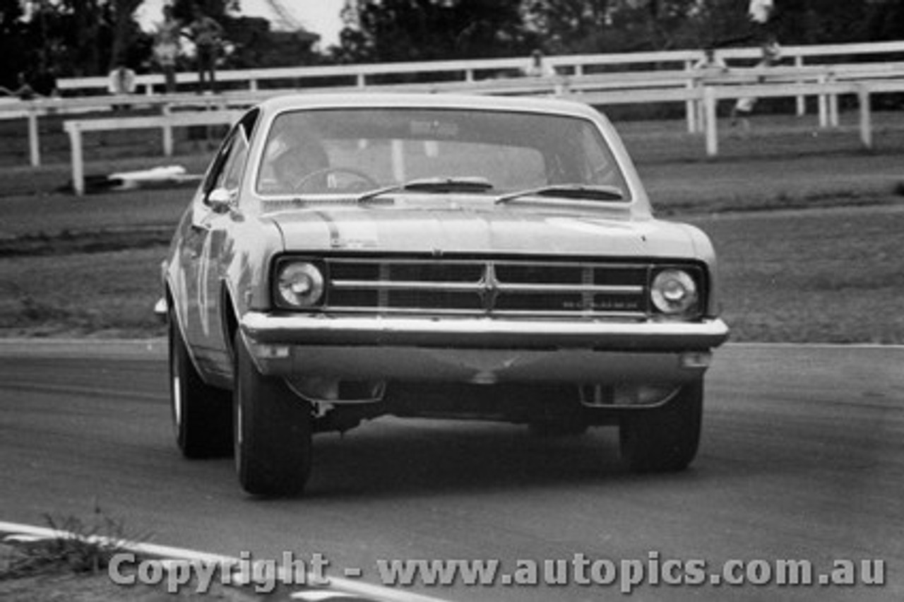 69121 - Norm Beechey - Holden Monaro - 1969 - Warwick Farm - Photographer Lance J Ruting