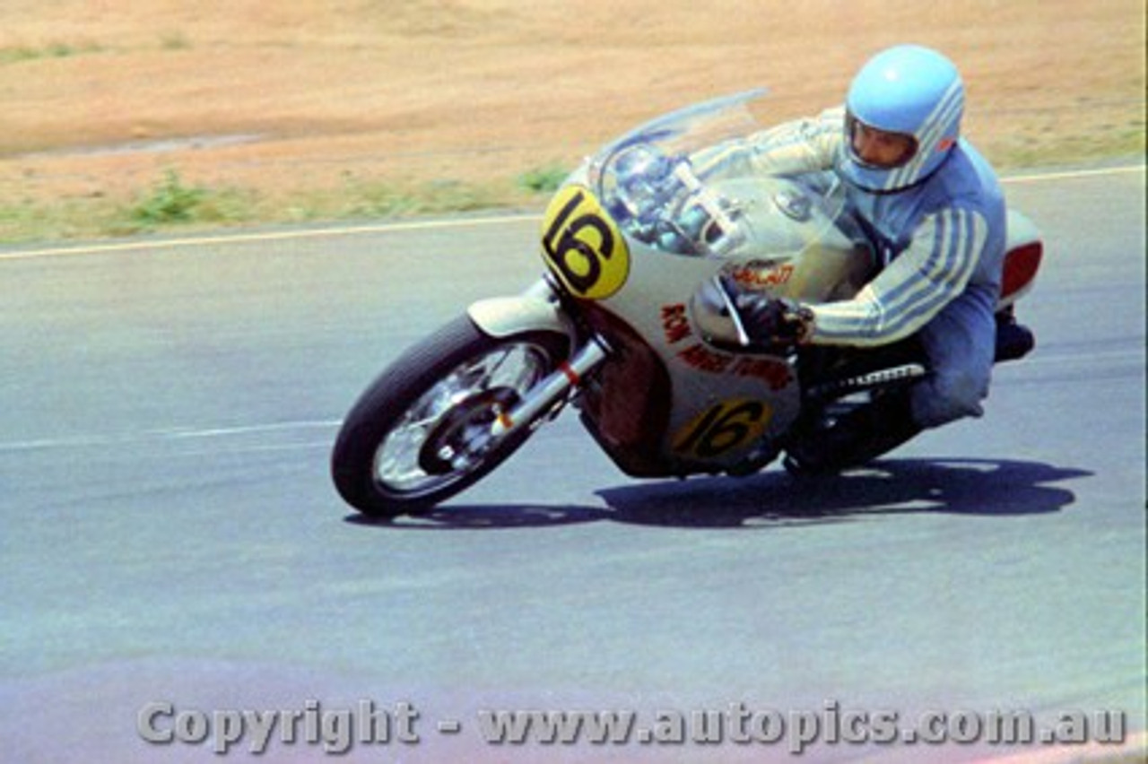 72315 - Ken Blake 750 Ducati  - Calder 1972 - Photographer Peter D Abbs