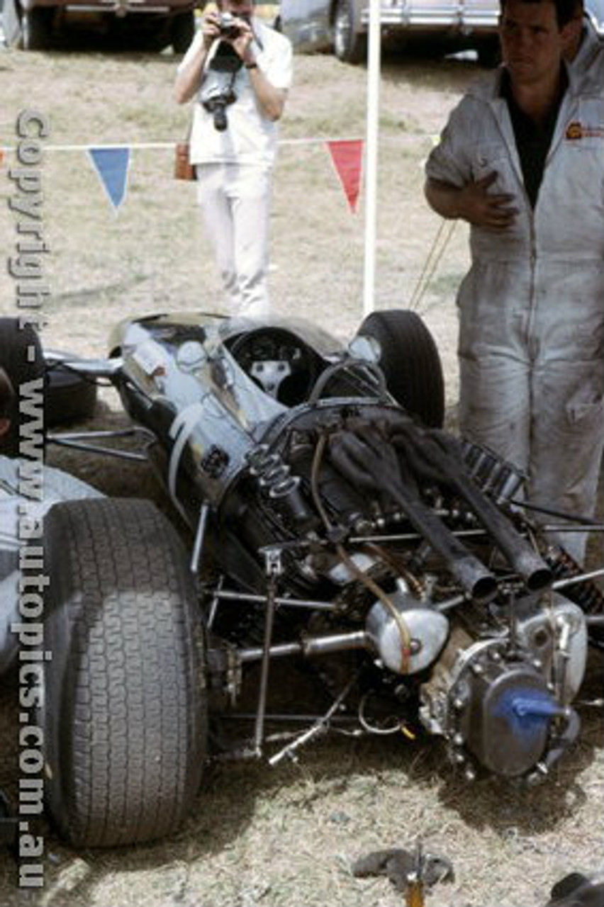 66594 - Graham Hill BRM - Tasman Series  Warwick Farm 1966 - Photographer Adrien Schagen