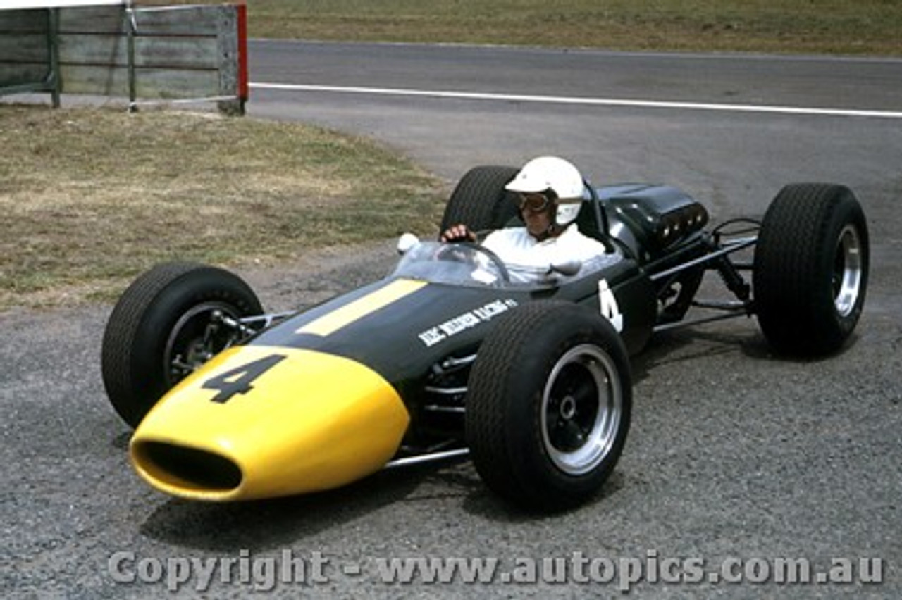 66598 - Frank Gardner Repco Brabham Climax - Tasman Series  Warwick Farm 1966 - Photographer Adrien Schagen