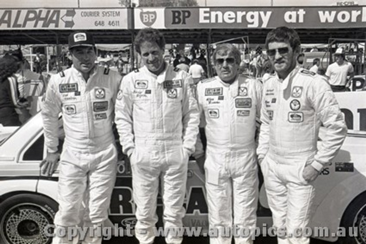 82868 - Ron Wanless, Gary Rogers, Alan Browne and Allan Grice - Bathurst 1982 - Photographer Darren House