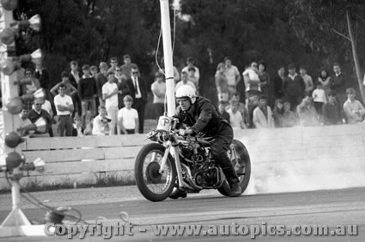 69991  - castlereagh Drags 1969 - Photographer David Blanch