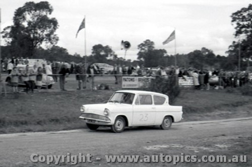 60920 - P. Coffey  Ford Anglia - Templestowe Hill Climb 25th September 1960 - Photographer Peter D Abbs