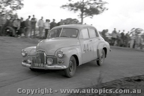 60005 -  B. Clark Holden FX - Templestowe Hill Climb 1960 - Photographer Peter D Abbs