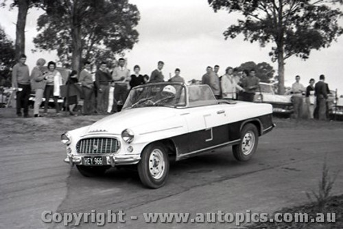 60010 - A.J. Caelli  Skoda Felicia - Templestowe Hill Climb 1960 - Photographer Peter D Abbs