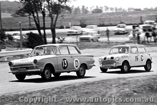 65741 - Bob Salter & Ken Wiggins Cortina GT 500 - Ray Kaeda & Graham Moore  Morris Cooper S   Bathurst 1965 - Photographer Lance J Ruting