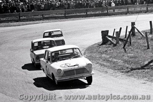 65758 - Bruce Hodgson & Chalie Smith  Cortina 220  Bathurst 1965 - Photographer Lance J Ruting