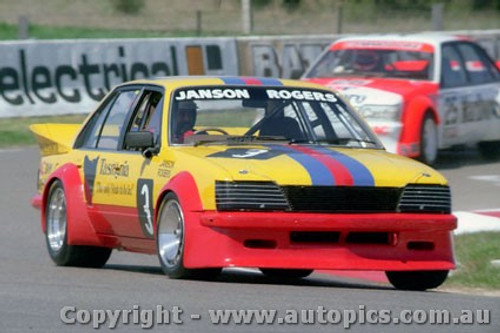 84820 - P. Janson / G. Rogers Holden Commodore VH -  Bathurst 1984 - Photographer Lance Ruting