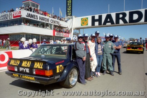 84848 - J. English / P. Gulson - Ford Falcon XD -  Bathurst 1984 - Photographer Lance Ruting