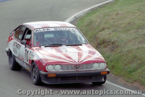 84948 - C. Bond / A. Costanzo - Alfa Romeo GTV6 -  Bathurst 1984 - Photographer Lance Ruting