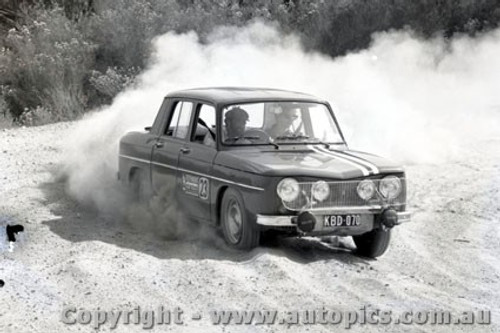 68916 - P. Janson / D. Cheetle - Renault R8 Gordini - Southern Cross Rally 1968 - Photographer Lance J Ruting.