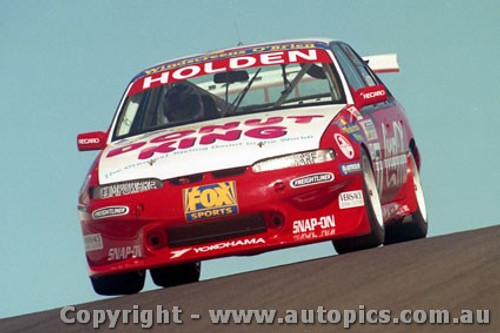 97782 - W . GARDNER / N. CROMPTON - Commodore VS - Bathurst 1997 - Photographer Ray Simpson