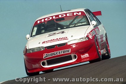 97786 - P. ROMANO / A. GRICE - Commodore VS - Bathurst 1997 - Photographer Ray Simpson