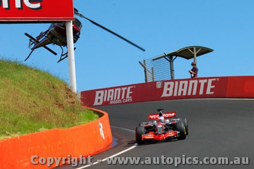 11002 - Jenson Button McLaren - Bathurst 2011 - Photographer Jeremy Braithwaite