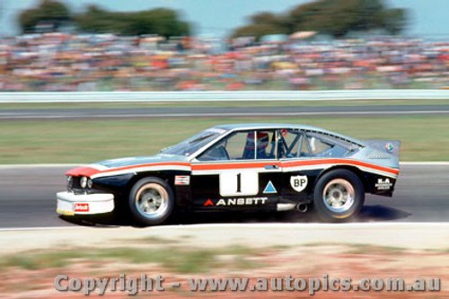 81049 - T. Edmondson Alfa Romeo Alfetta V8 - Calder 1981 - Photographer Peter D Abbs