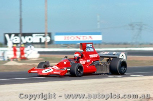 81604 - B. Minogue Lola T430 - Calder 1981- Photographer Peter D Abbs