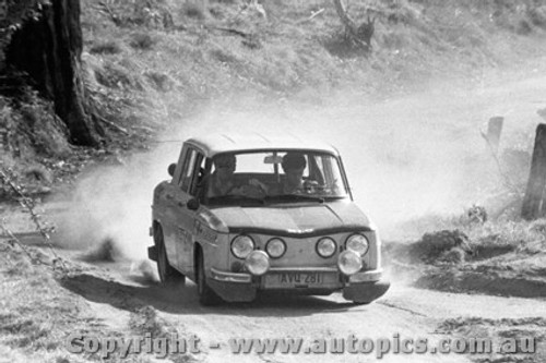 71955 - Bob Watson Renault R8 Gordini  KLG Rally October 1971 - Photographer Lance Ruting