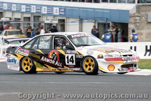 98766 - M. IMRIE / R. CRICK - Commodore VS - Bathurst 1998 - Photographer Marshall Cass