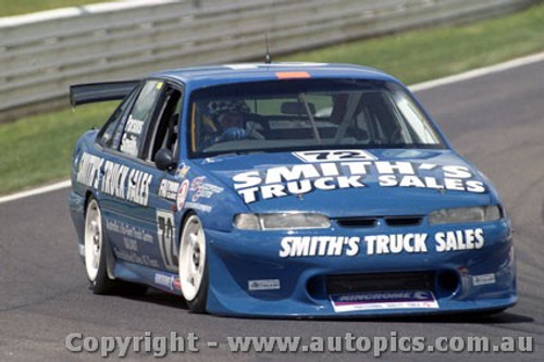 98804 - R. SMITH / D. PARSONS - Commodore VS - Bathurst 1998 - Photographer Marshall Cass