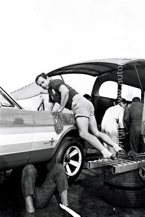 68235 - Bryan Thomson, Ford Mustang - Bathurst April 1968 - Photographer Lance J Ruting