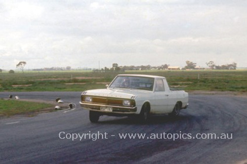 70350 - Charger Development at Mallala 1971- Valiant VG ute - Photographer Jeff Nield