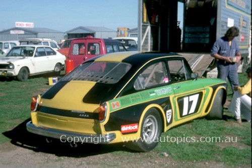75054 - Bryan Thomson  Volkswagen V8 - Adelaide 1975  - Photographer Peter Green