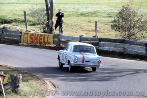 64743 - J. Bonthorne / J. Dano Cortina 1500 - Bathurst 1964 - Photographer Richard Austin