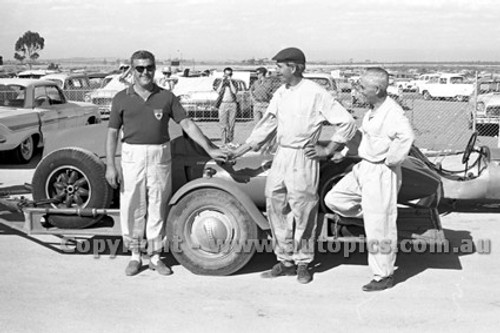 62556 - Stan Jones, John Sayer & Otto Stone - Calder 1962 - Photographer  Peter D'Abbs