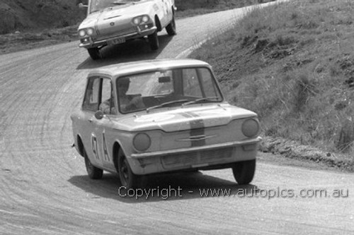 64760 - P. Williamson / M. Bosworth - Hillman Imp -  Bathurst 1964 - Photographer Lance Ruting