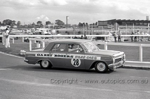 69140 - Gary Rogers, EH Holden -  Sandown  1969 - Photographer Peter D'Abbs