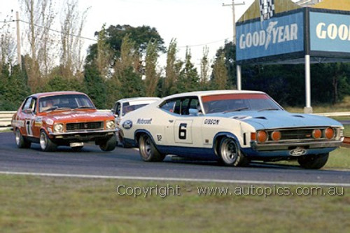 73199 - Fred Gibson, Falcon XA GT & Bob Morris, XU1 Torana - Sandown 1973 - Photographer Peter D'Abbs