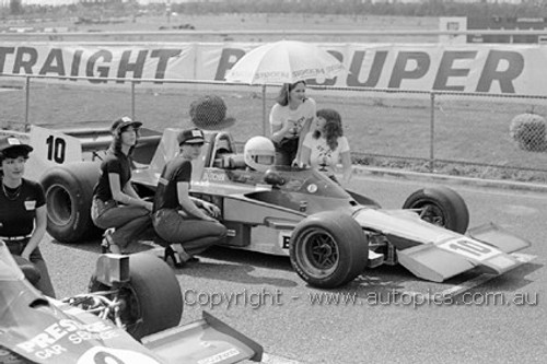 81617 - Rob Butcher Lola T332 - Sandown 1981- Photographer Darren House