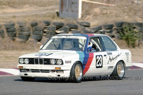 85040 - Tony Longhurst, BMW 323i - Amaroo 7th July 1985 - Photographer Lance J Ruting