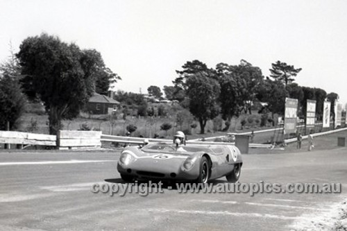 65477 - Les Howard, Lotus 23B - Sandown 1965 - Photographer  Peter D'Abbs