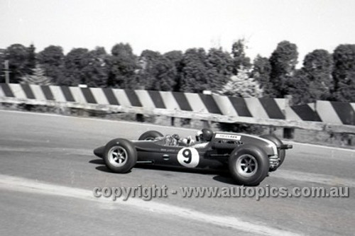 65556 - Jim Clark, Lotus 32 Climax - Sandown Tasman Series   21st February 1965  - Photographer Peter D'Abbs