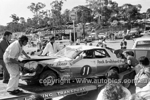 71261 - Barry Sharp, Falcon GT - Amaroo 1971 - Photographer Lance Ruting