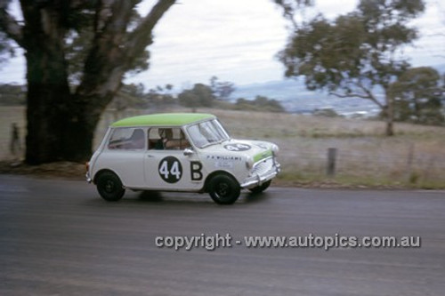 63709 - Des West & John Martin, Morris Cooper - Armstrong 500 Bathurst 1963 - Photographer Ian Thorn