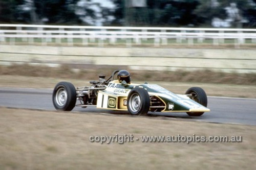 73549 - John Leffler -  Bowin P6F Formula Ford - Warwick Farm 1973 - Photographer Jeff Niel