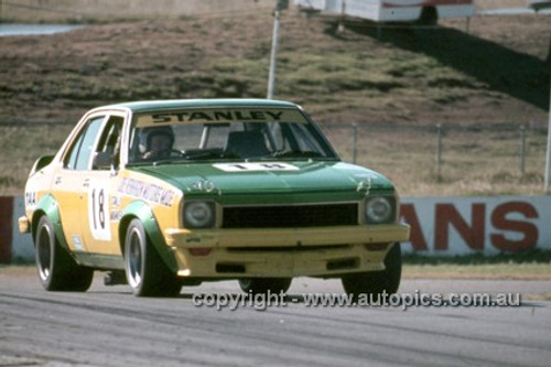 77066 - R. Stanley, Holden Torana - Oran Park 1977 - Photographer Neil Stratton