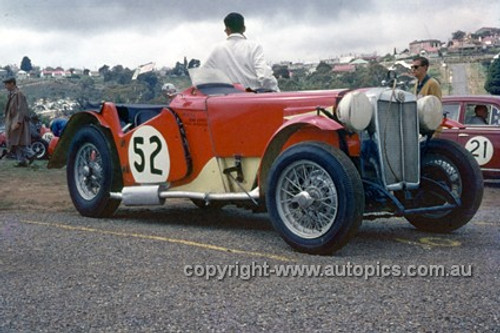 620039 -  John Evans, MG - Catalina Park Katoomba  1962 - Photographer Bruce Wells.