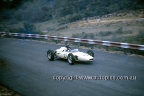 620043 -  Bob Holden, Lynx - Catalina Park Katoomba  1962 - Photographer Bruce Wells.